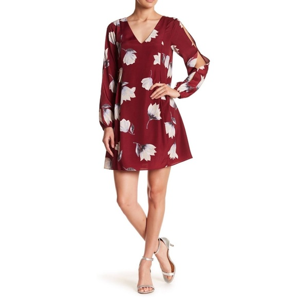 Cynthia Steffe Floral V-Neck Split Sleeve Shift Dress - Picture 2 of 7